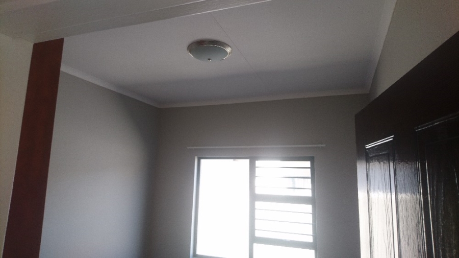 To Let 3 Bedroom Property for Rent in Hillside Free State